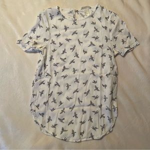 ✨2/$10✨ H&M White Bird Blouse